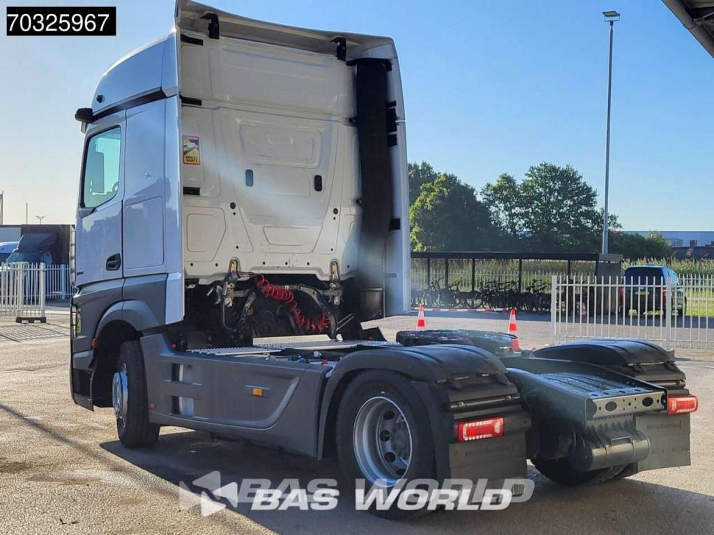 Mercedes-Benz Actros 1845 4X2 BigSpace Retarder 2x Tanks Standklima Navi Photo 2