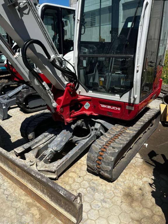 Takeuchi TB240 Photo 7