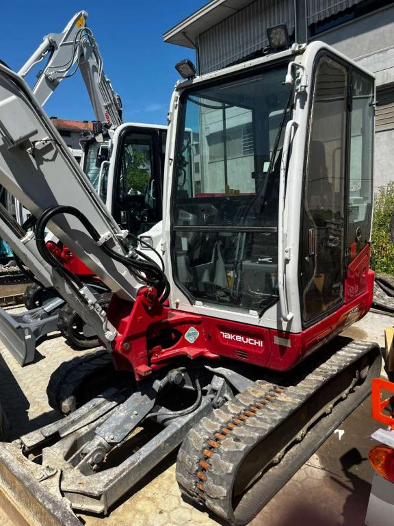 Takeuchi TB240 Photo 8