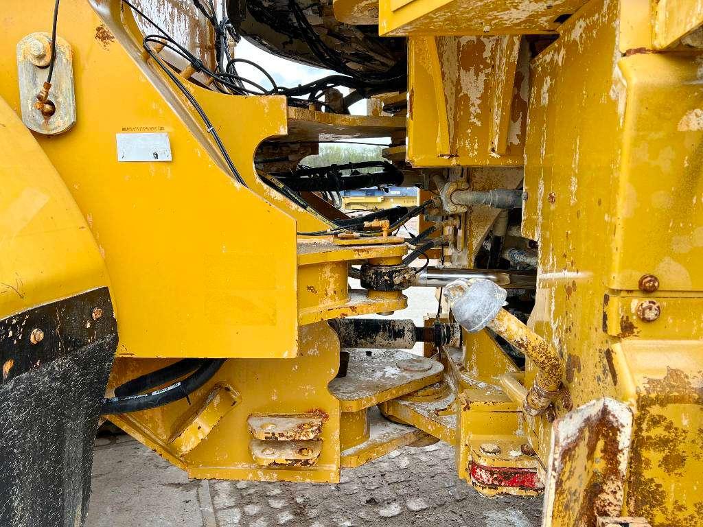 Caterpillar 972K - Central Greasing / Weight System Photo 14
