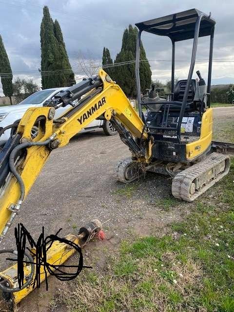 Yanmar Vio 17 Photo 1