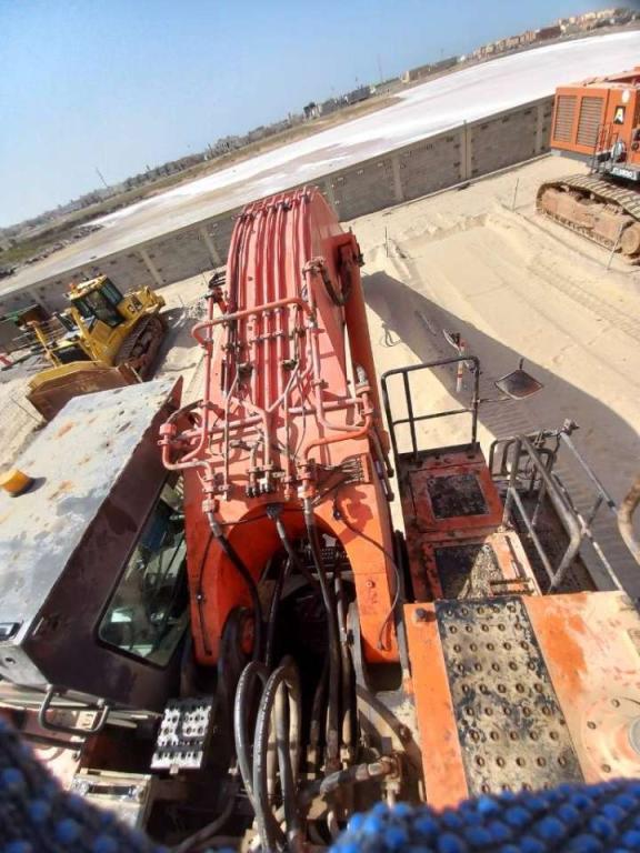 Hitachi EX1200-7 Longreach 28m (Saudi Arabia) Photo 23