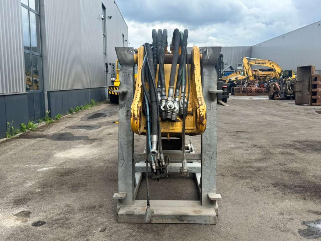 Komatsu PC490HRD-11 Photo 18