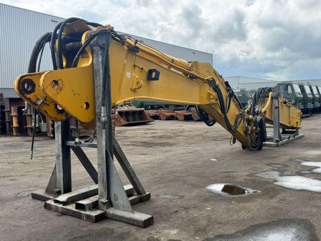 Komatsu PC490HRD-11 Photo 6