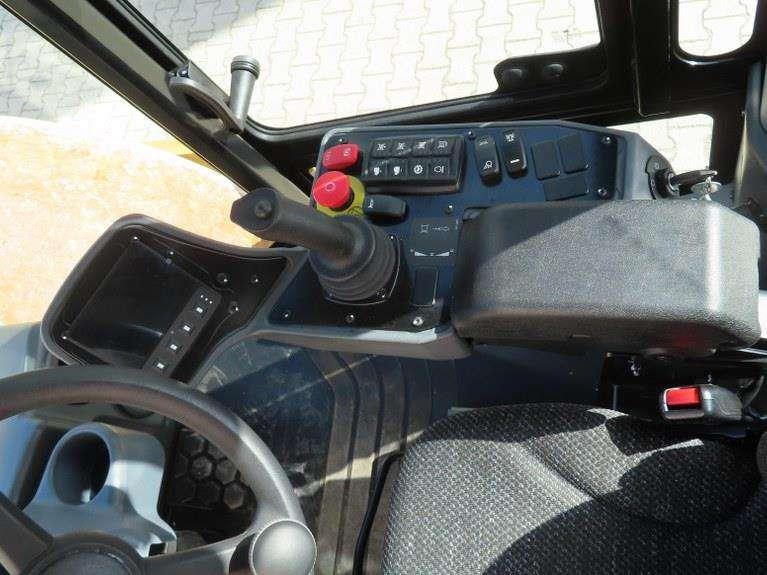 Caterpillar CS13 Photo 12