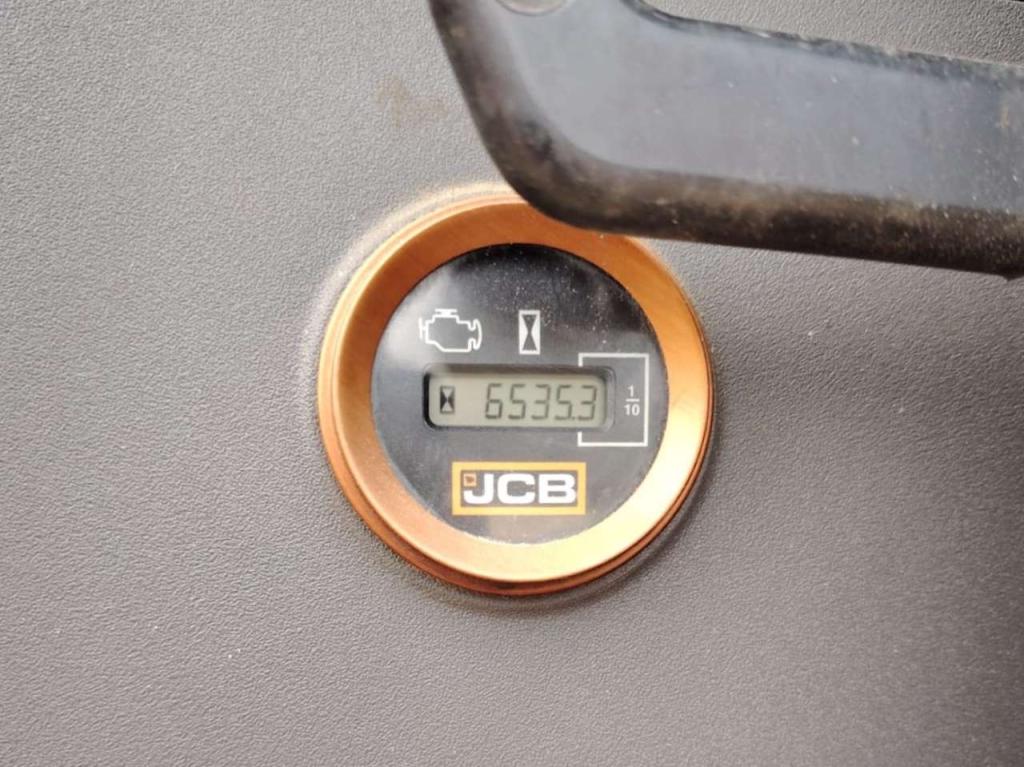 JCB 220X L4F Photo 5