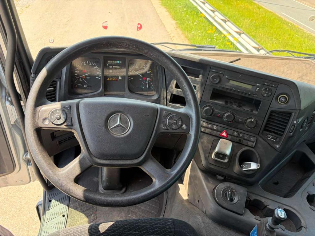 Mercedes-Benz Arocs 4848 8x8 tipper Photo 28