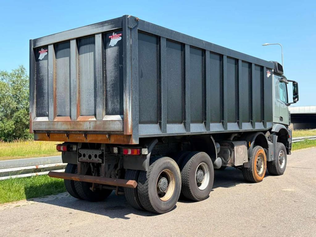Mercedes-Benz Arocs 4848 8x8 tipper Photo 5