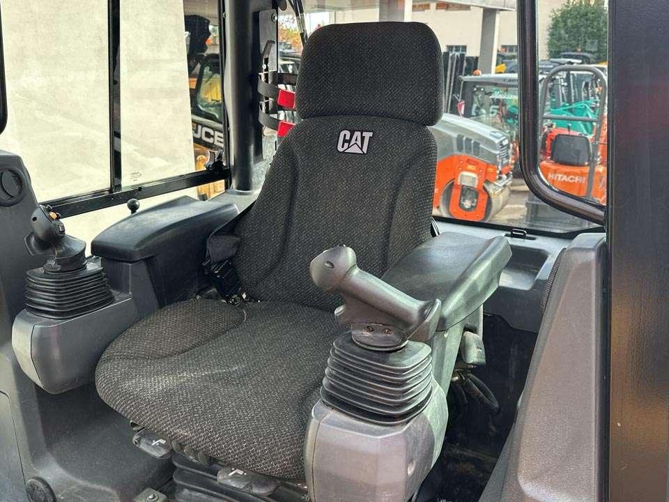 Caterpillar D4K2 LGP Photo 14