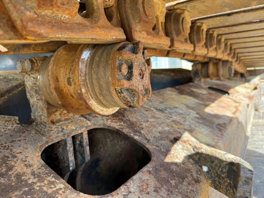 Komatsu PC240LC-10 Photo 13