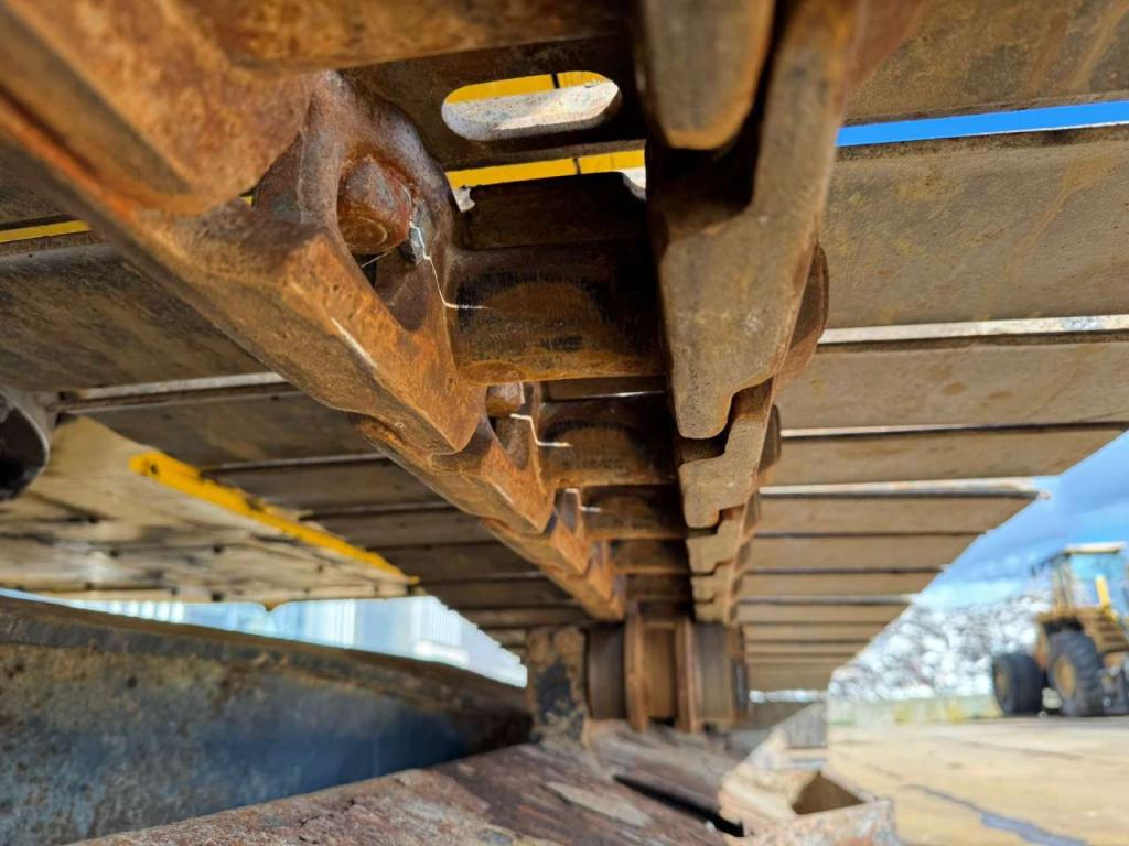 Komatsu PC240LC-10 Photo 14