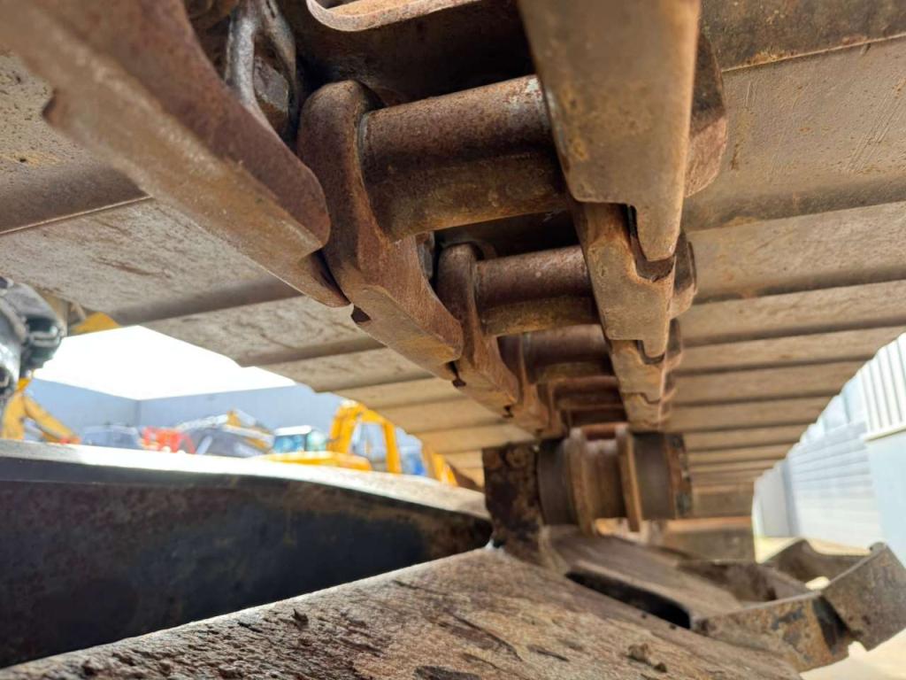 Komatsu PC240LC-10 Photo 18