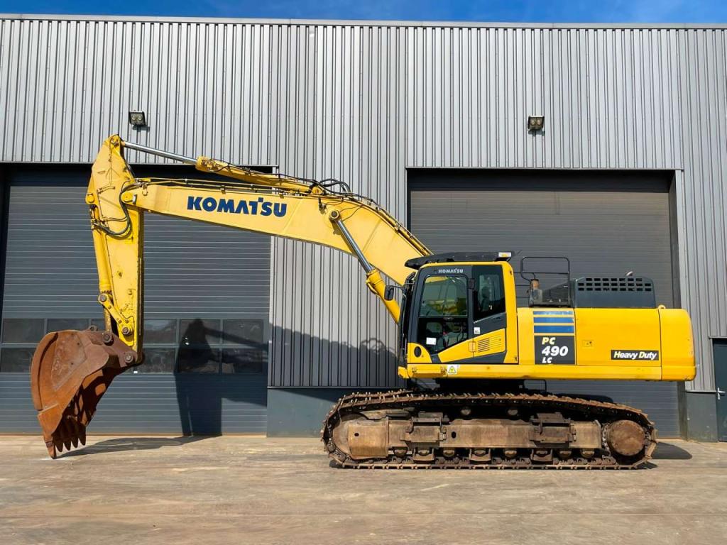 Komatsu PC490LC-10 Photo 1