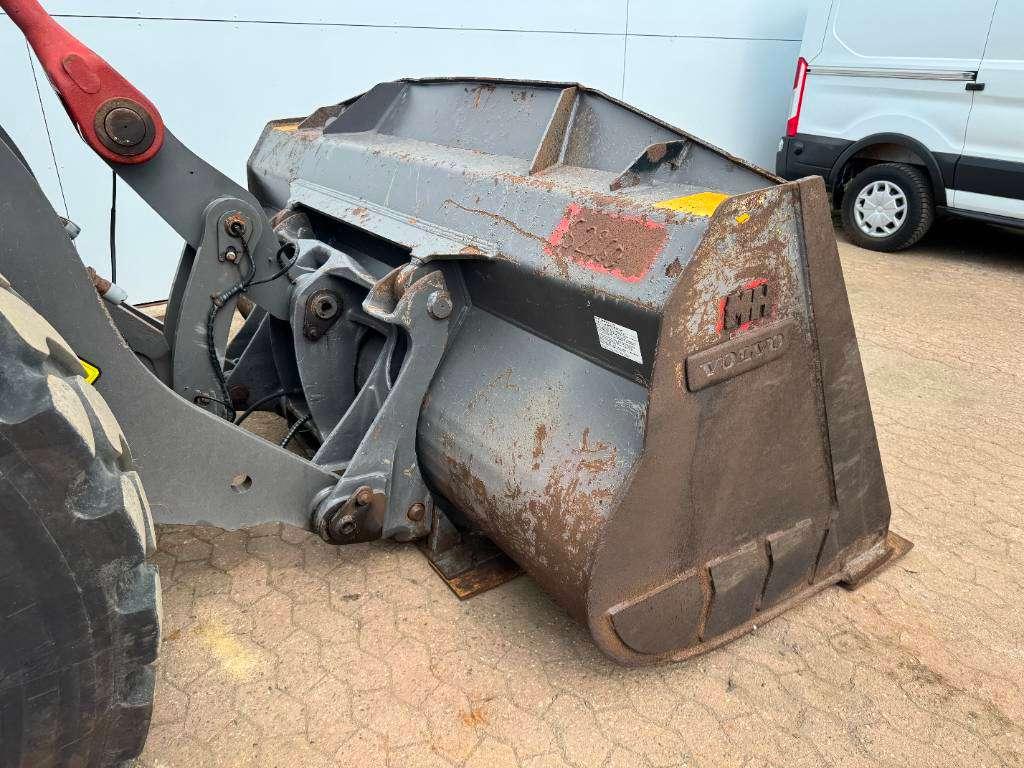 Volvo L90H - 3rd Function / Quick Coupler Photo 19