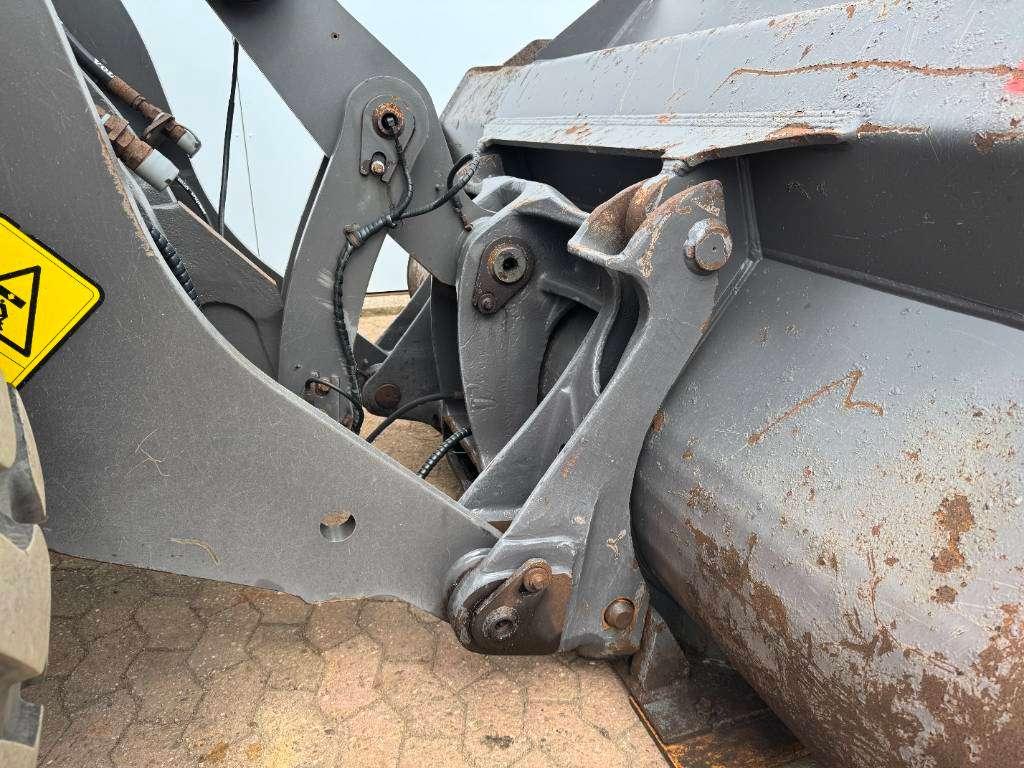 Volvo L90H - 3rd Function / Quick Coupler Photo 21