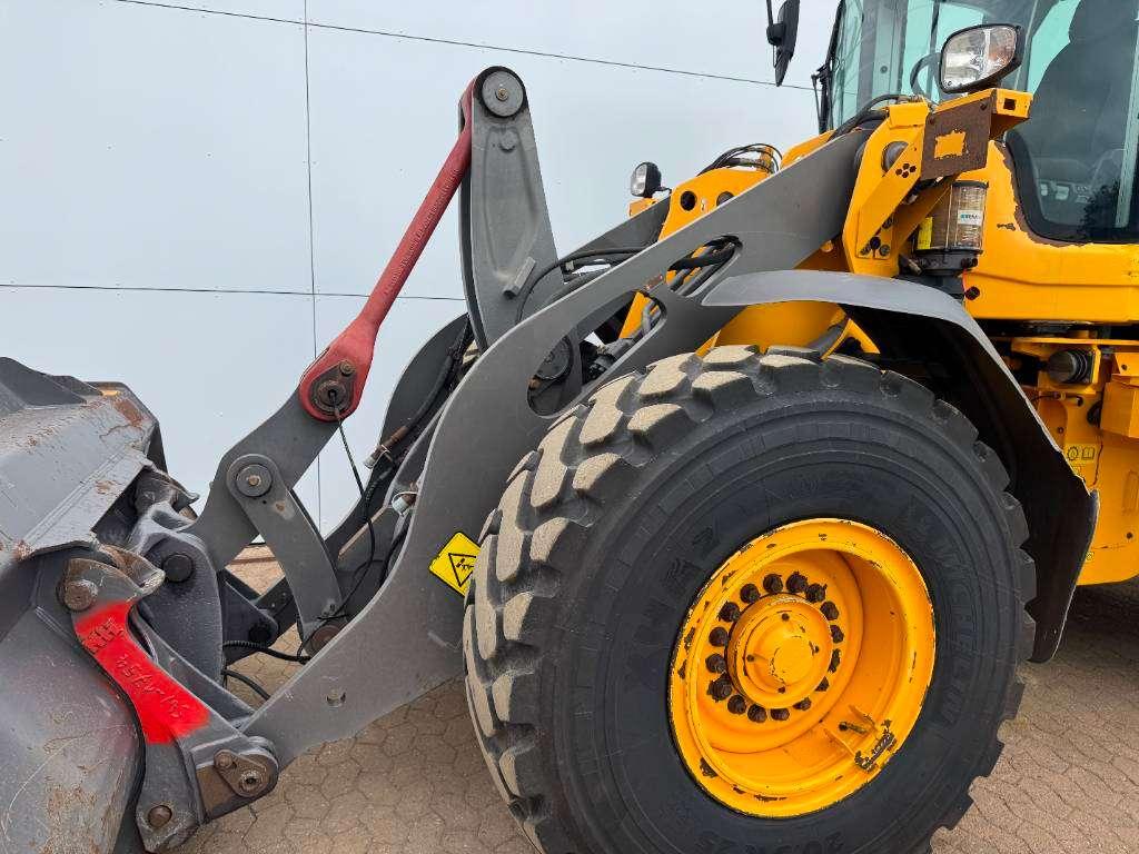 Volvo L90H - 3rd Function / Quick Coupler Photo 24