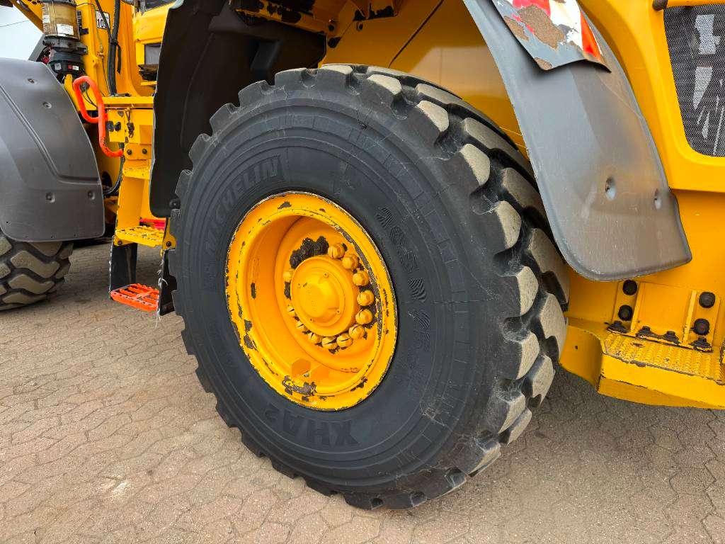 Volvo L90H - 3rd Function / Quick Coupler Photo 28