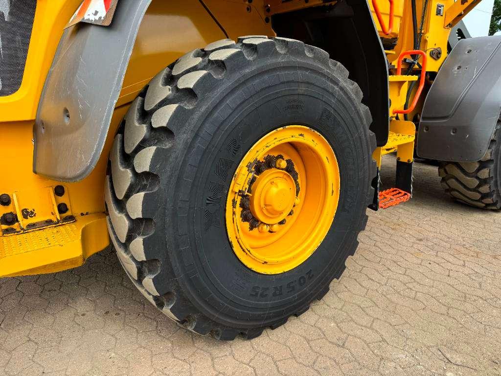 Volvo L90H - 3rd Function / Quick Coupler Photo 29