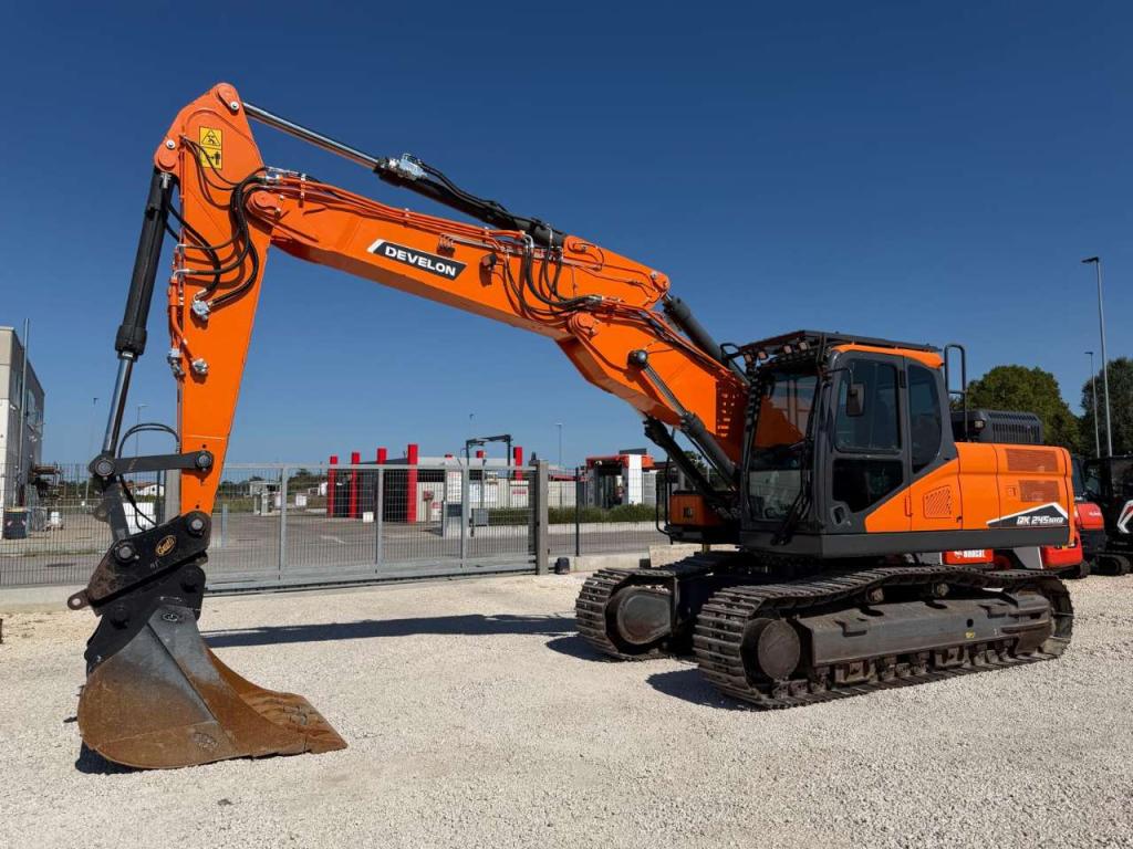 Develon DX245NHD-7 Photo 1