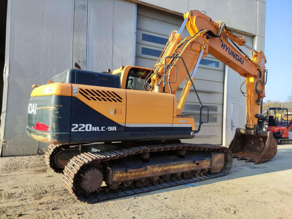 Hyundai R220NLC-9A Photo 4