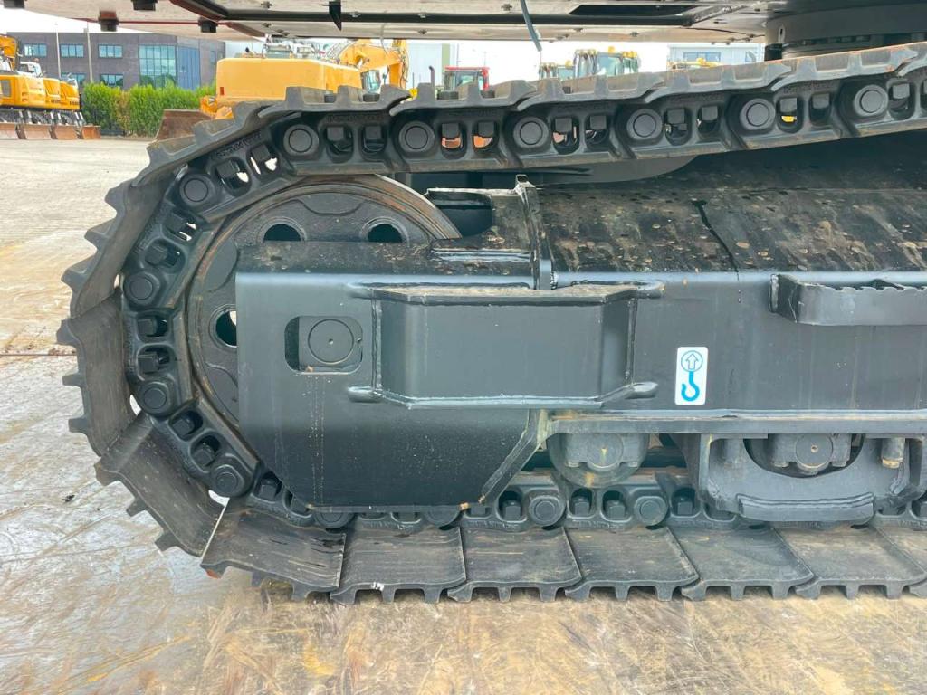 Hitachi ZX220LC-5G Photo 15
