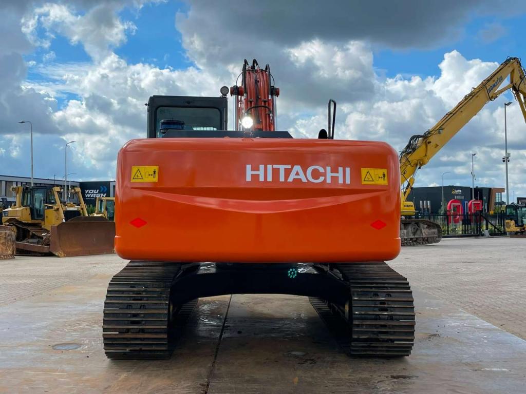 Hitachi ZX220LC-5G Photo 4