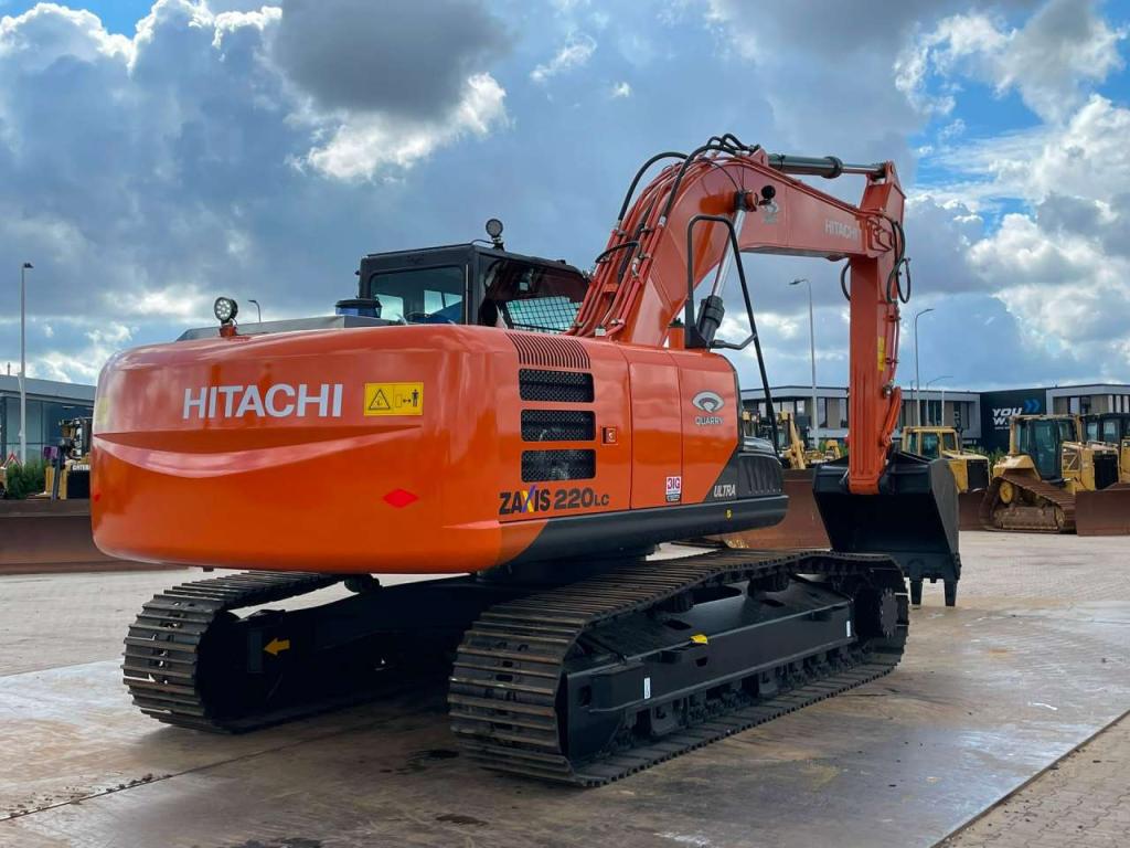 Hitachi ZX220LC-5G Photo 5