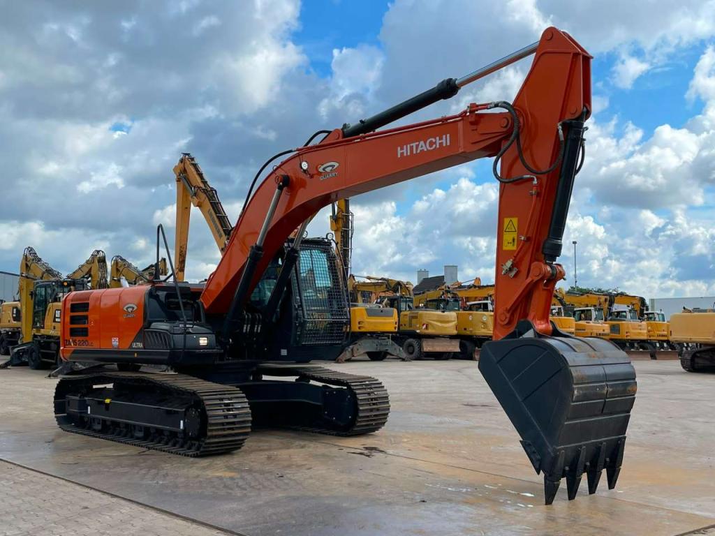 Hitachi ZX220LC-5G Photo 7