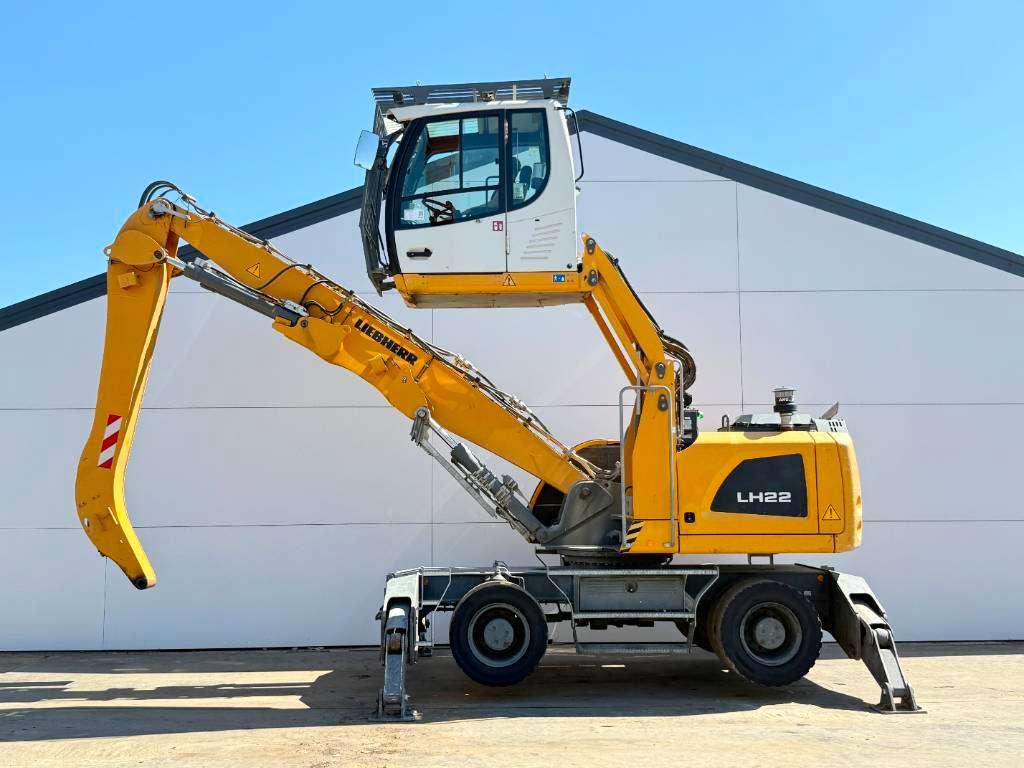 Liebherr LH22 Litronic - Automatic Greasing / Tilting Cab Photo 1