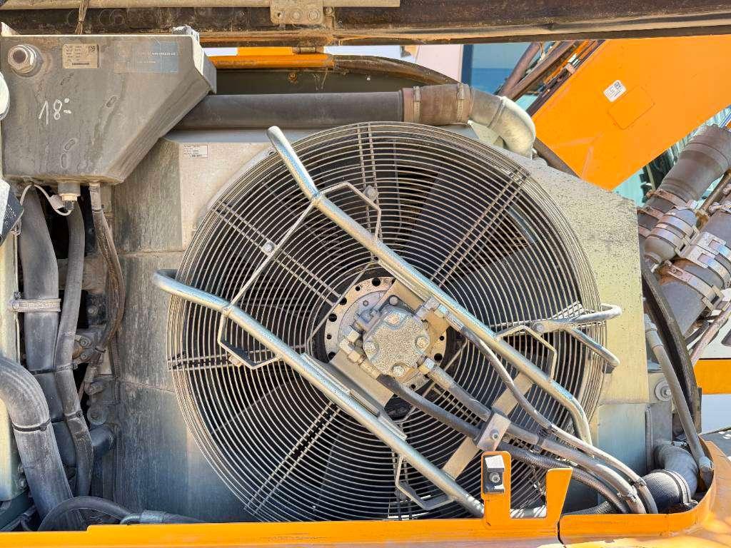 Liebherr LH22 Litronic - Automatic Greasing / Tilting Cab Photo 22