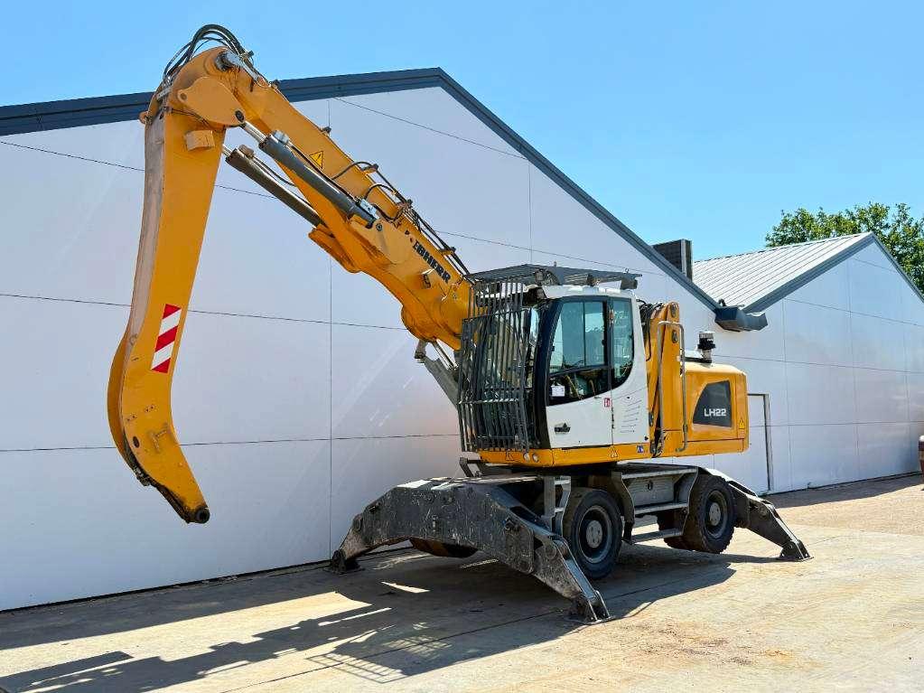 Liebherr LH22 Litronic - Automatic Greasing / Tilting Cab Photo 3