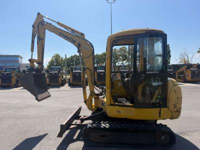 Komatsu PC 27 R-8 Photo 1