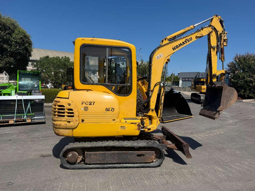 Komatsu PC 27 R-8 Photo 2