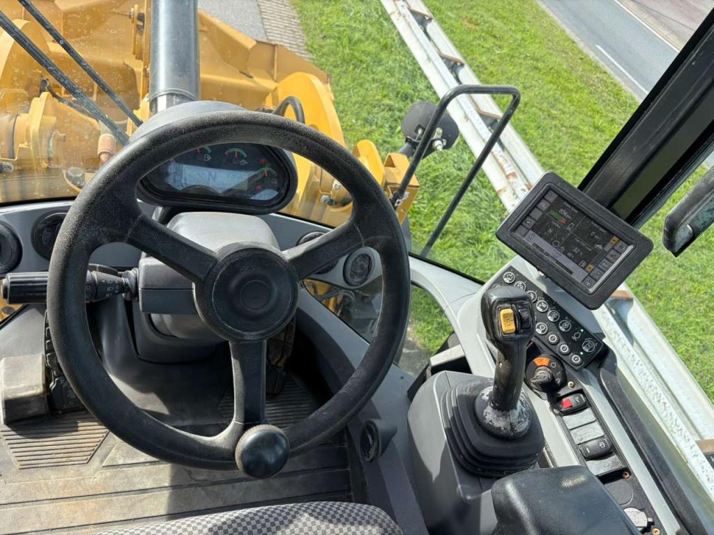 Caterpillar 930M Photo 18