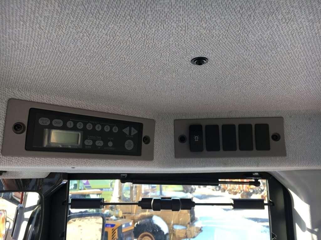 Hitachi ZW180-6 Photo 19