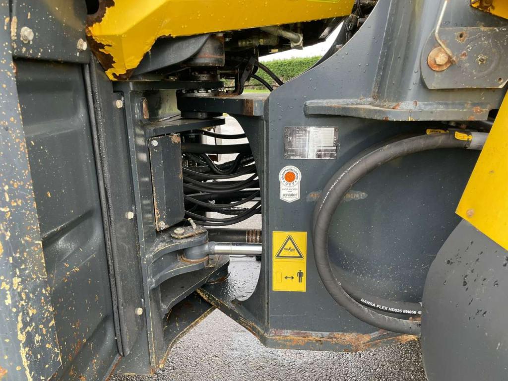 Komatsu WA380-5H Photo 13