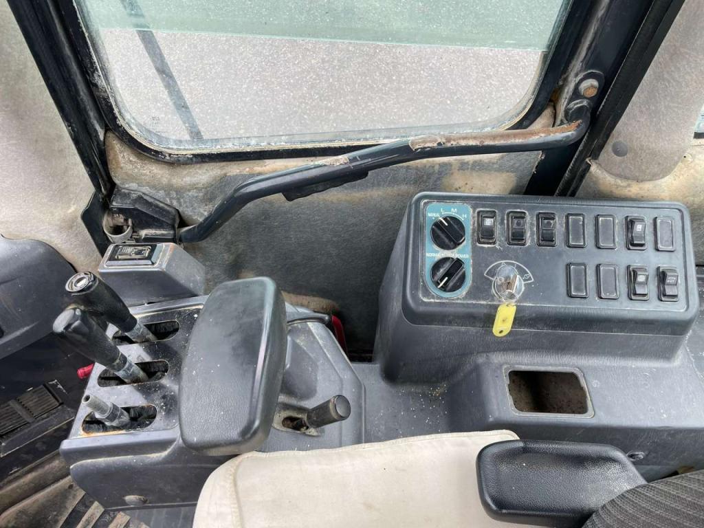 Komatsu WA380-5H Photo 17