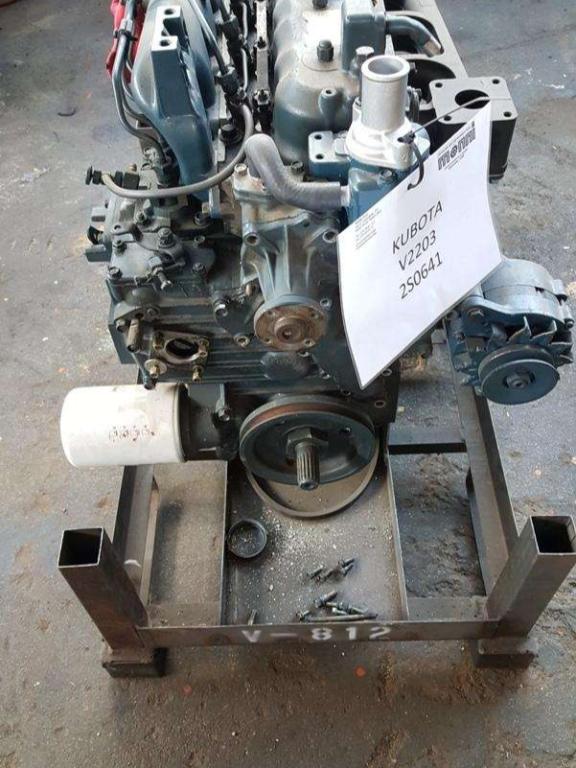 Kubota 2203 Photo 1