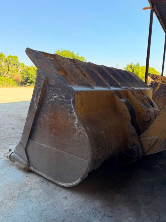 Komatsu WA500-6 Photo 2