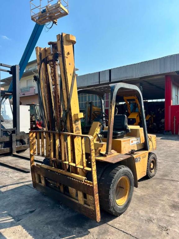 Caterpillar V80E Photo 1