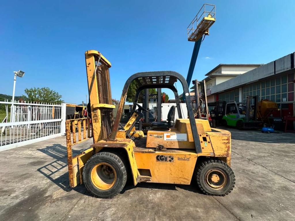 Caterpillar V80E Photo 3