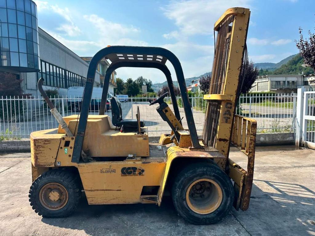 Caterpillar V80E Photo 4