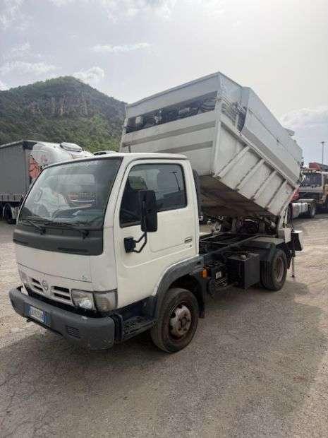 Nissan Cabstar Photo 8