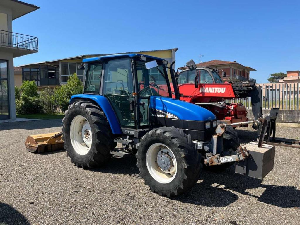 New Holland TL100 Photo 1