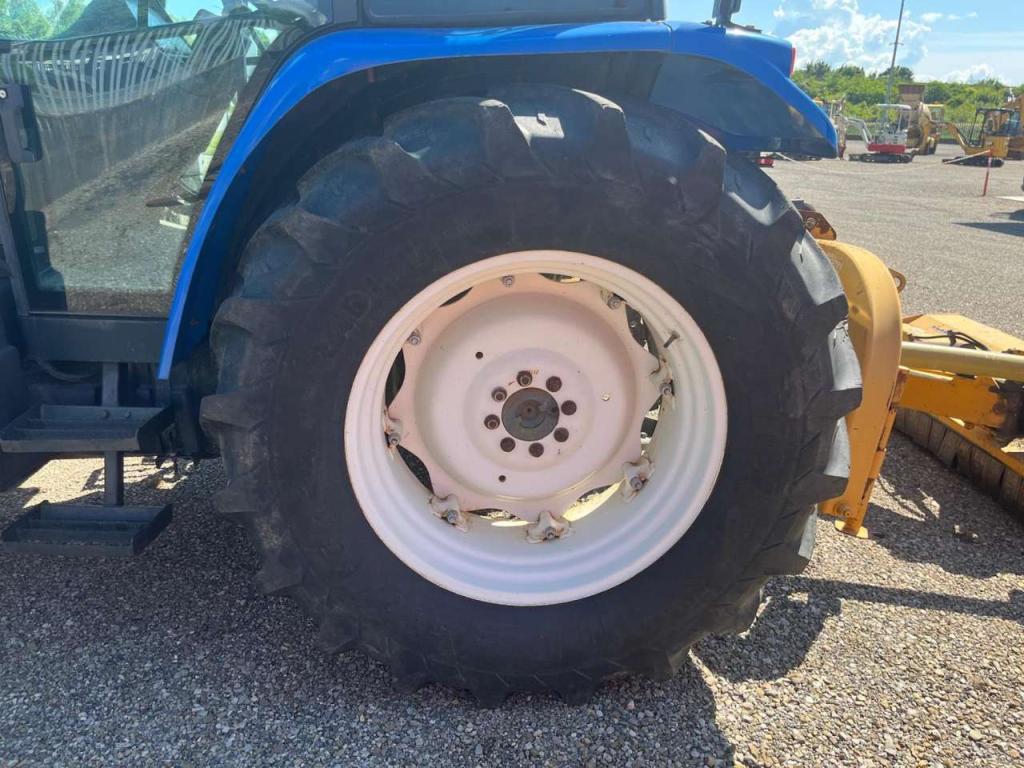 New Holland TL100 Photo 9