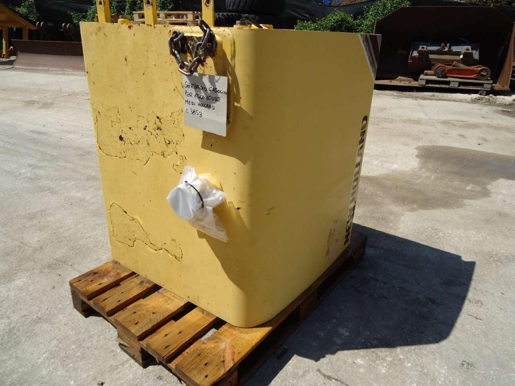 Réservoir de carburant pour New Holland 385B Photo 5