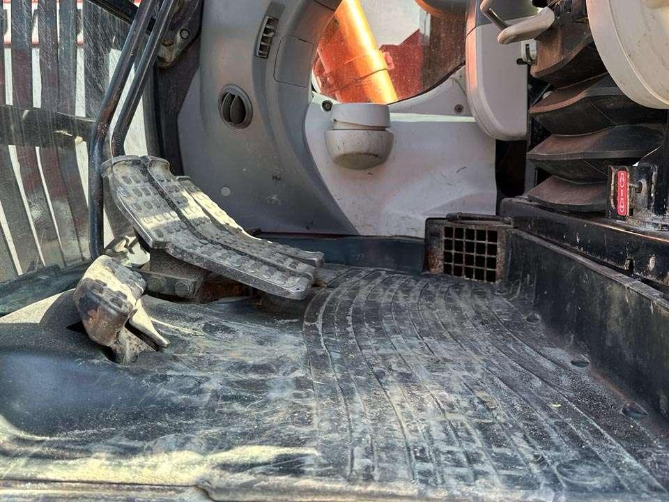 Hitachi ZX135US-5B TUNNELING Photo 13