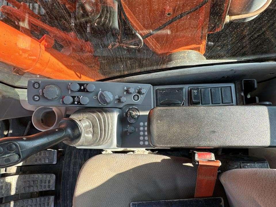 Hitachi ZX135US-5B TUNNELING Photo 15