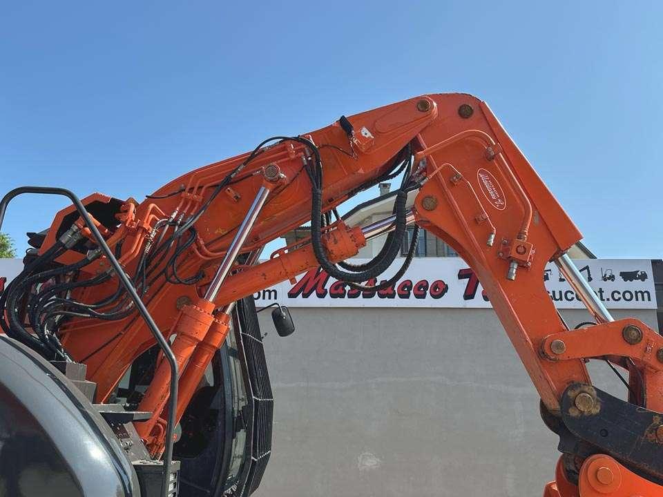 Hitachi ZX135US-5B TUNNELING Photo 6