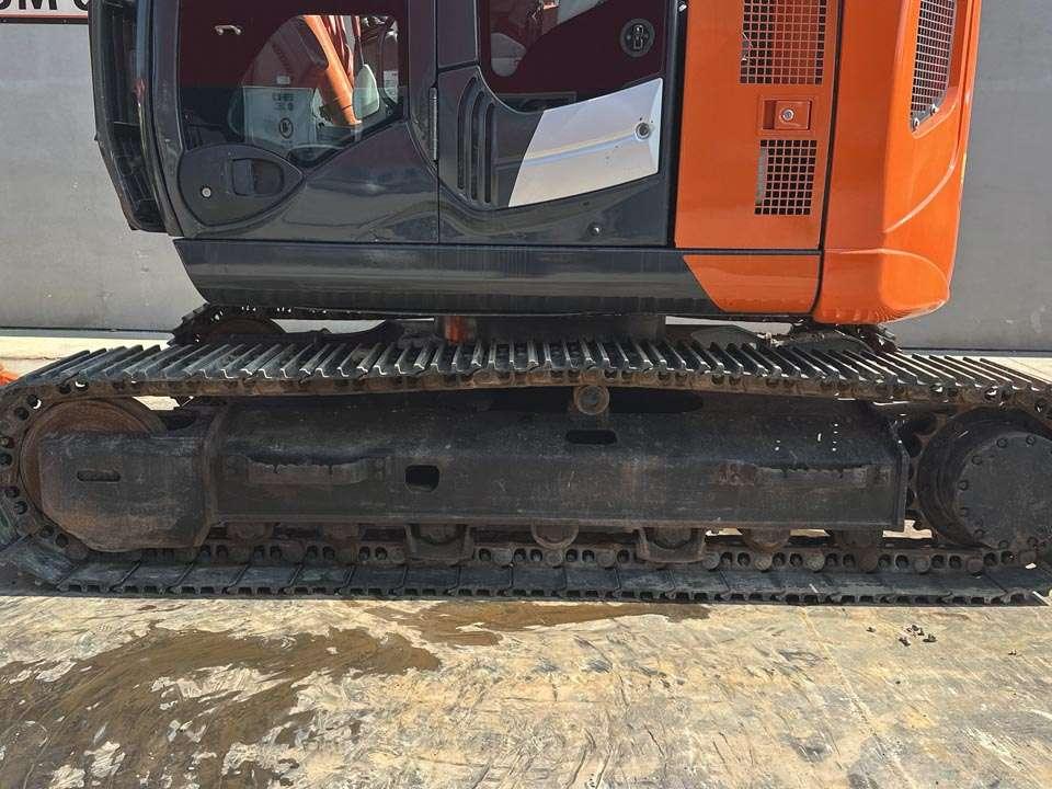 Hitachi ZX135US-5B TUNNELING Photo 8